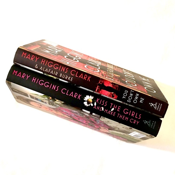 (2) MARY HIGGINS CLARK Hardcover Books - Picture 2 of 8